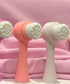 brosse nettoyante visage blanc rose